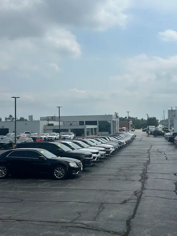 Dealership gallery photo 1